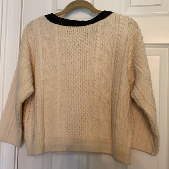 Wool sweater with leather neckline - Picture 3 of 5